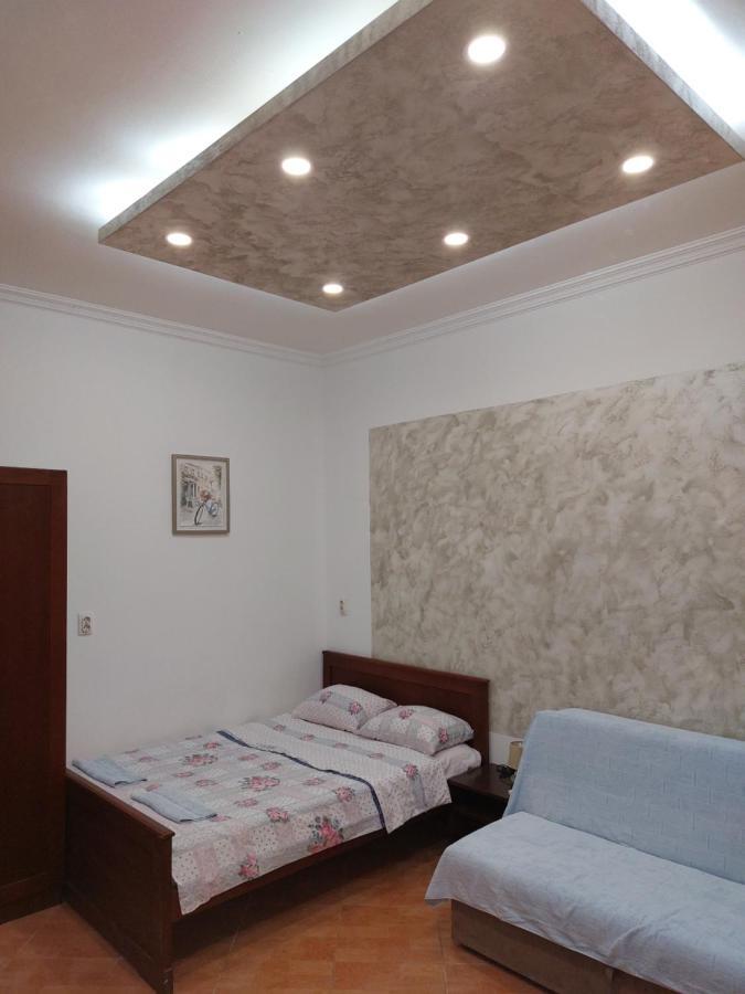 Apartments Mira Tivat Buitenkant foto