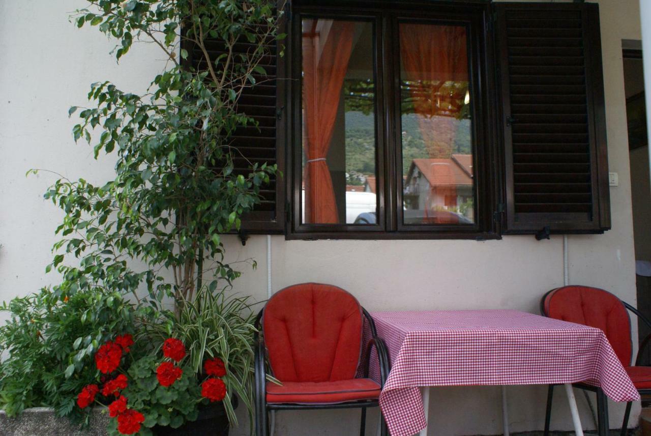 Apartments Mira Tivat Buitenkant foto